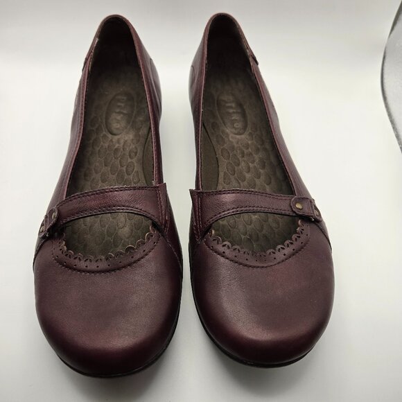 Privo by Clarks Shoes - Privo by Clarks Burgundy Leather Mary Jane Low Flats Women's Size 8M